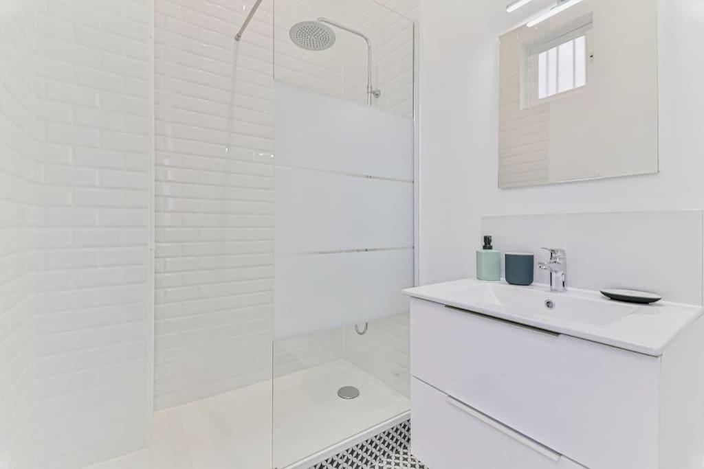 Renovated Design Apartment In Montparnasse Paris Exterior foto
